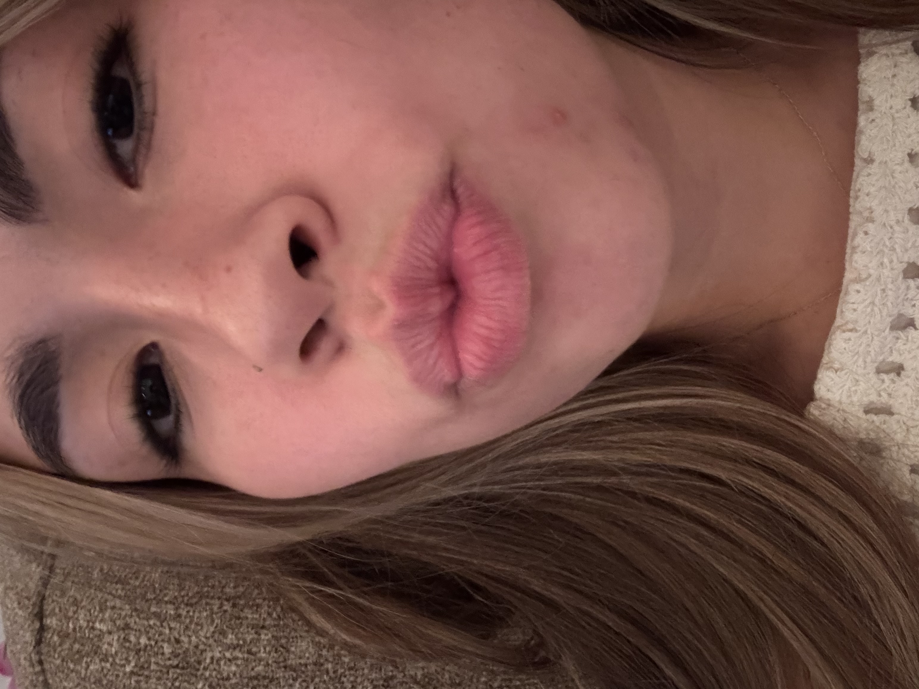 Angie Kiss Face